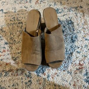 Size 8.5 sandal heel